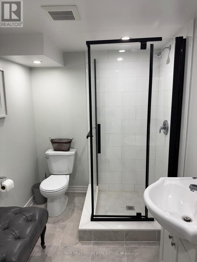 Photo - 106 Knott End Cres