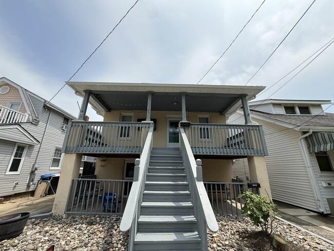 Photo - 105 N Richards Ave Townhome
