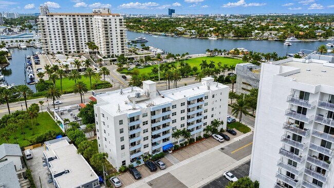 Building Photo - 2900 Banyan St Unit 601