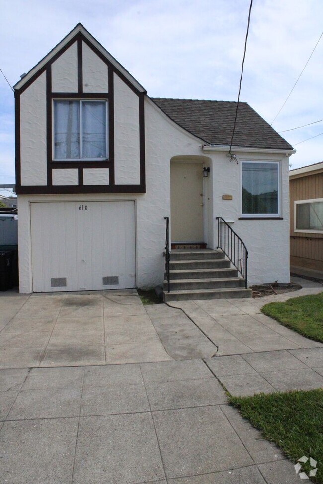 Building Photo - Cute Two Bedroom, One Bathroom House in Ri...