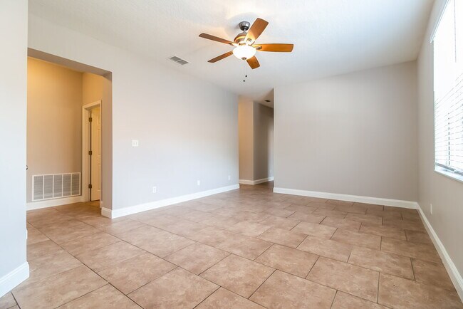 Photo - 439 Vicks Landing Dr