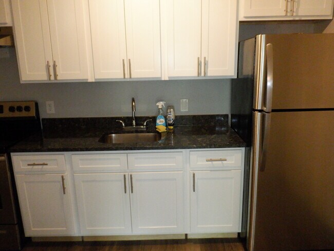 Photo - 233 Redstone Hill Rd Apartments Unit a16