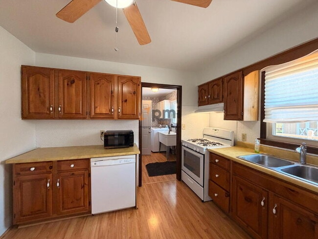 Photo - 9537 Arthur St