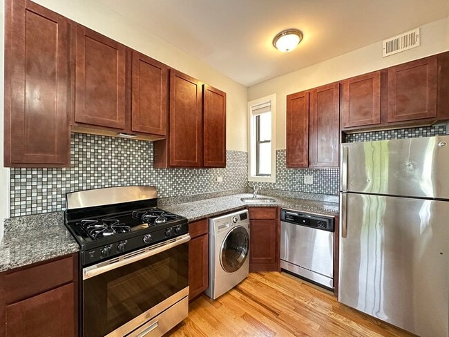 Photo - 352 Park Ave Unidad 3