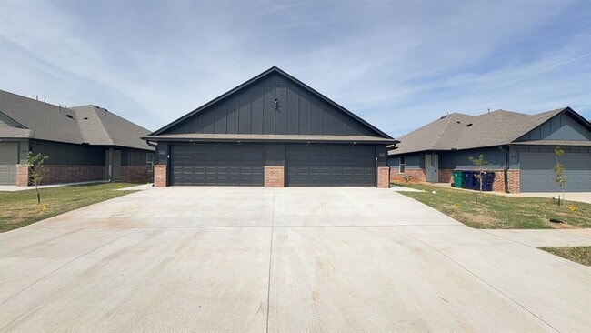 Building Photo - 11422 University