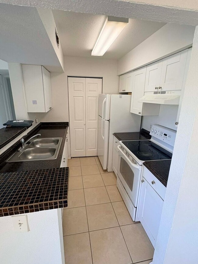 Photo - 1/1 Condo for Rent in Fort Myers Unit 718