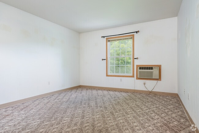 1BR, 1BA - 654SF - Living Room - Prestwick Senior Living