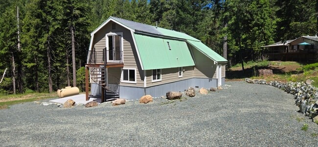 Building Photo - Charming 2 bedroom 1.5 bath ADU on acreage