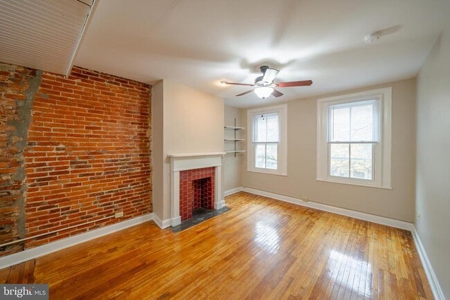 Photo - 104 W Gay St