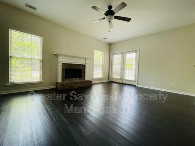 Photo - 209 Foxbury Square