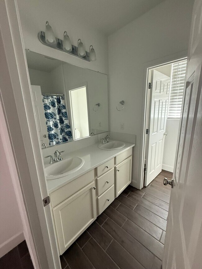 Photo - Stunning 4-Bedroom Family Home – Available Now!