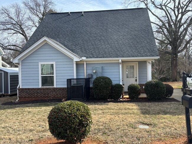 Photo - Beautiful Three Bedroom, Two Bathroom Single Family Home in Anderson, SC