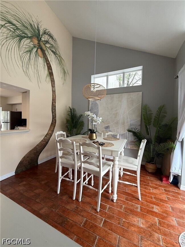 Photo - 15009 Cloverdale Dr