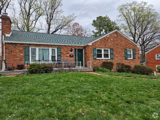 Building Photo - 3919 Chesterbrook Rd Rental