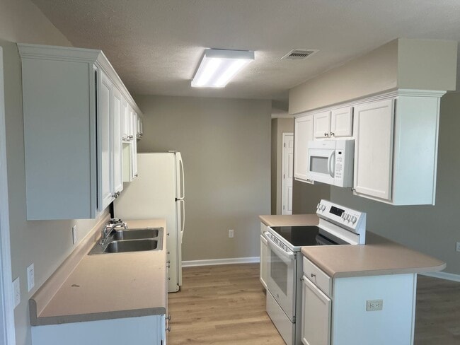 Photo - 3 Bed 2 Bath Home