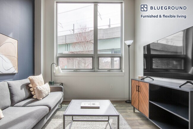 Photo - 5 Glassworks Ave Unit SI FL1-ID869