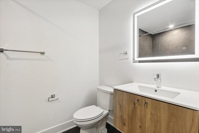 Photo - 1622 Point Breeze Ave Unit 410