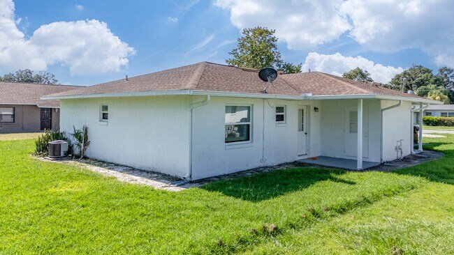 Photo - 911 W Orange St