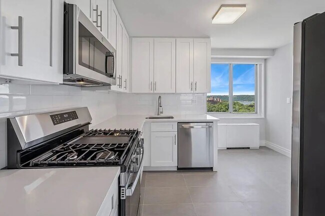 Building Photo - Beautiful 1Bedroom For Rent Unit 15F