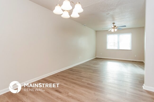 Photo - 5409 Avebury Ln