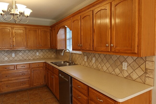 Photo - Charming 3-Bedroom Home with 2 Full Bathrooms in Waco, TX - Must See!