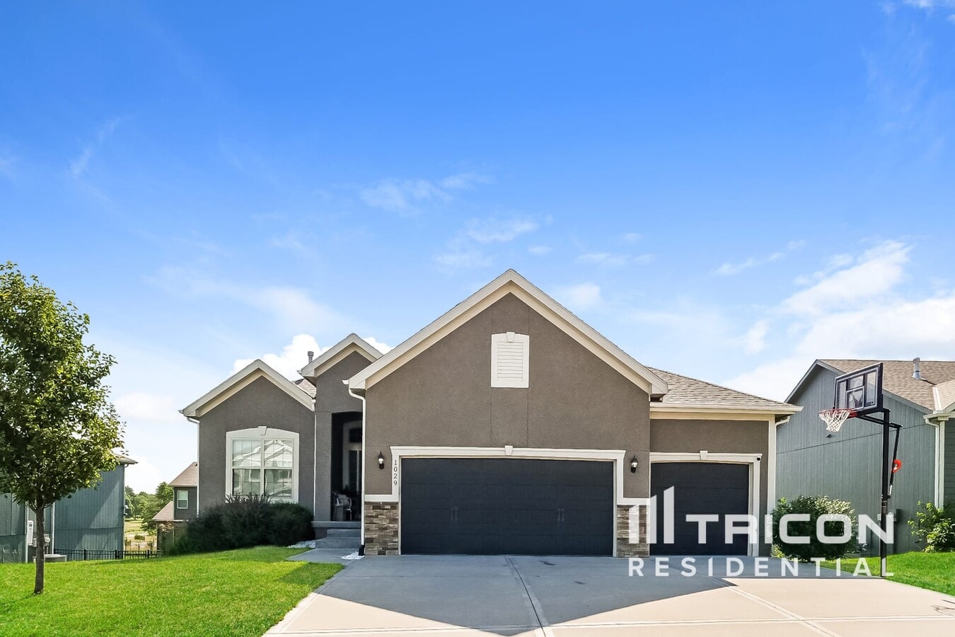 Photo - 1029 NE Copperwood Dr House