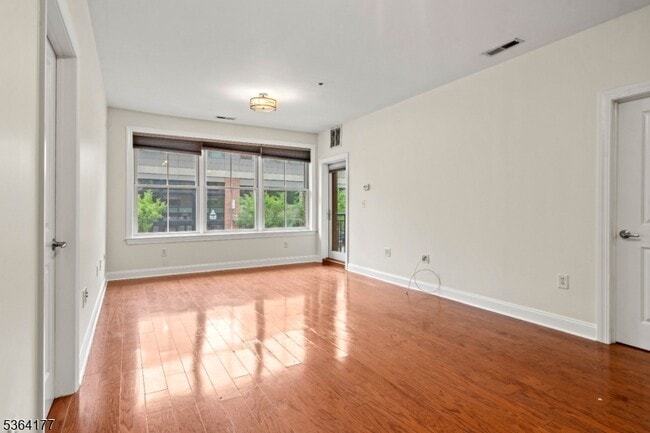 Photo - 20 Ave at Port Imperial Condo Unit 102