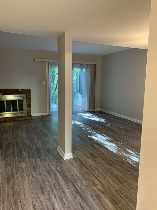 Photo - 2 BR/1.5 BA West Lake Townhome Near Dolley Madison