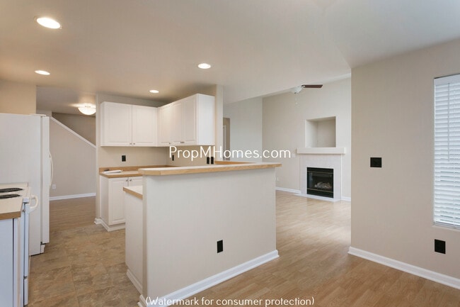 Photo - Stylish Beaverton Townhome with Attached Garage!