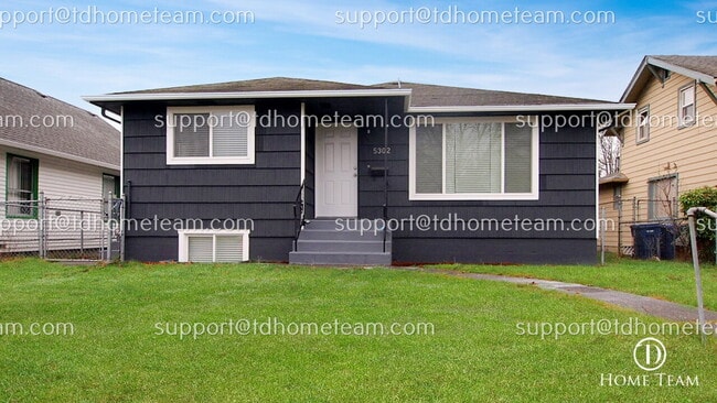 Building Photo - Modern and Spacious Duplex Rental in Tacoma's Desirable Location! Unit B