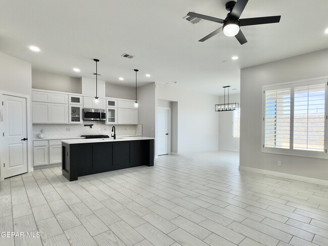 Photo - 15372 Imagine Dr