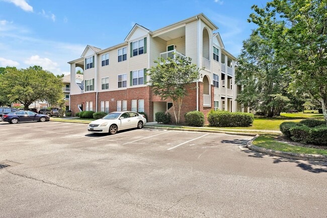 Building Photo - Azalea Trace Julie Lees Unit 700-202 Rental