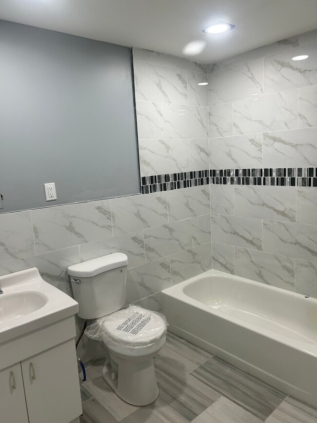 6726 Wyncote Ave Unit B