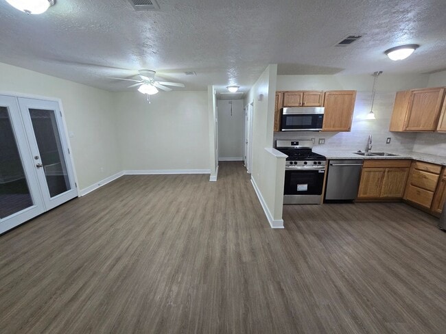 Photo - Remodeled 2 Bed 1 Bath Duplex for Lease!!