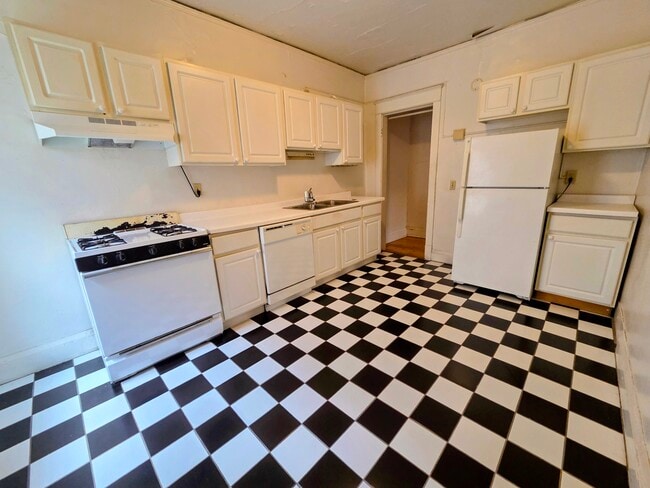 Photo - 2402 E Webster Pl Unidad 1F