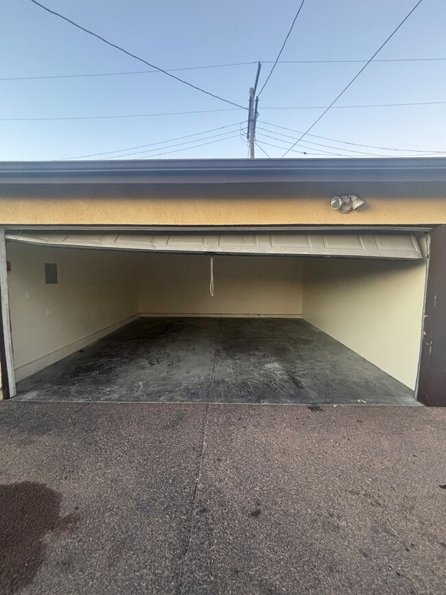 Photo - 435 W 90th St