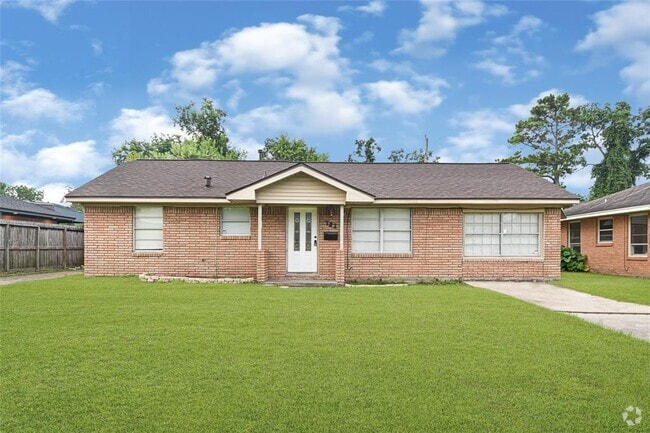 Building Photo - 702 Alta Vista Dr Rental