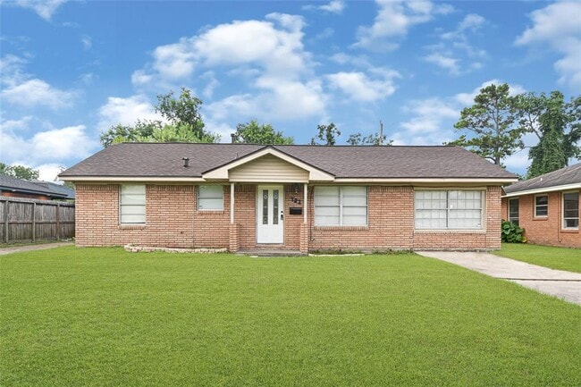 Photo - 702 Alta Vista Dr House