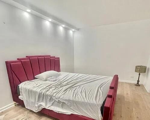 575 Grand St Unit E203