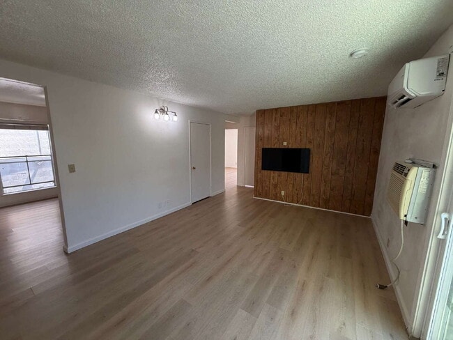 Building Photo - "Charming 2-Bed Oasis with Granite Countertops in Concord's Heart!" Unit Apt. 1