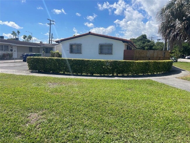 Photo - 3960 SW 68th Ave Unidad 3960