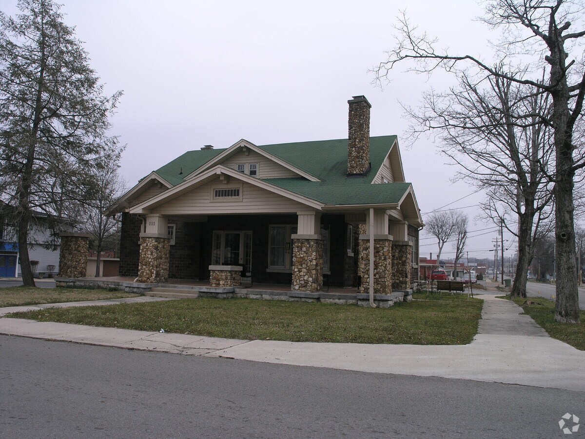 Photo - 117 Greenwood St S