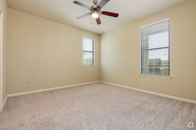 1HAB, 1BA - 635 ft² - Platinum Castle Hills