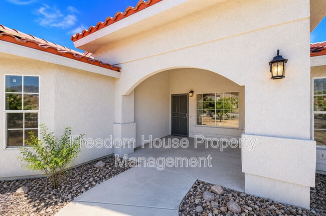 Photo - 2250 S Ambush St