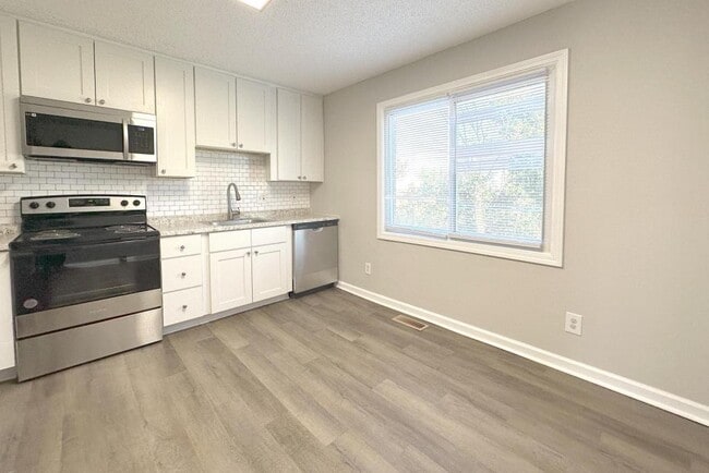 Photo - 813 S Blount St