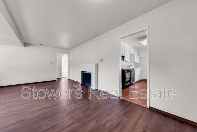 Photo - 275 Cameo Dr