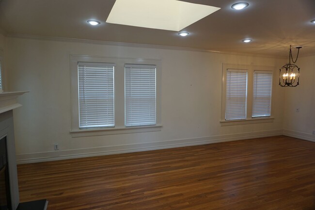 Photo - 2618 22 Unit 2618 22nd Front