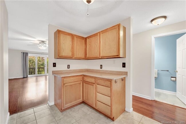 Photo - 2 Canterbury Ct Unit 5