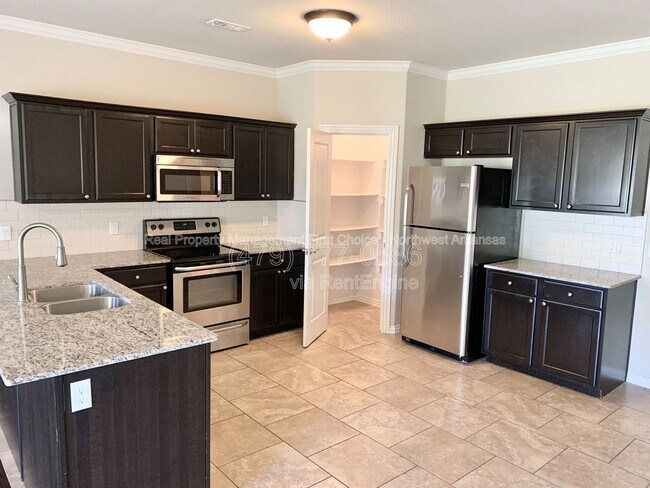 Photo - 2752 W Kilimanjaro Way