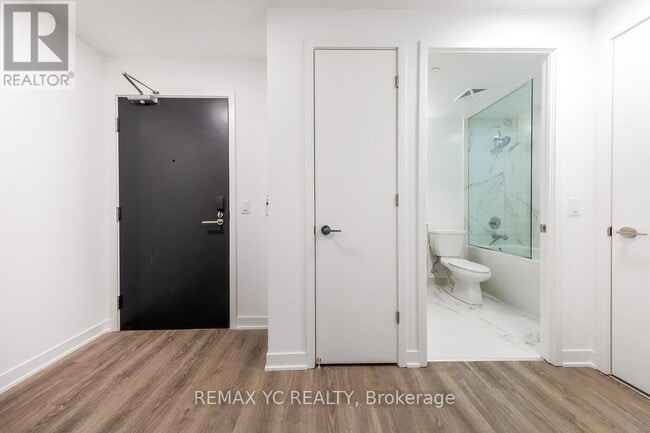 Photo - 180 Front St E Unit #3205